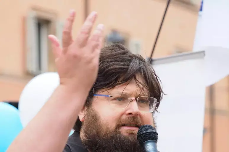 Arrestato Mario Adinolfi a Roma, è accusato di truffa ed evasione fiscale\n