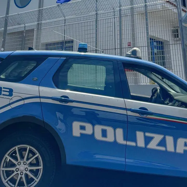Arresto per droga a Scalea: operazione della Squadra Mobile e del Commissariato di Diamante\n