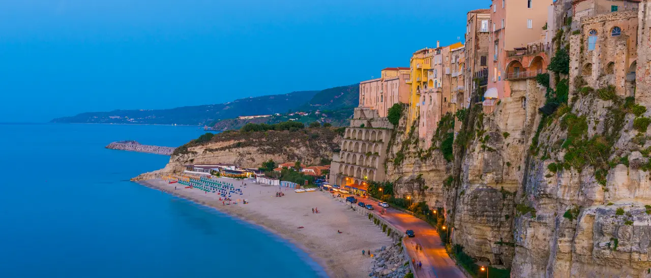 Tropea piace sempre di più: terza a livello nazionale per chi viaggia in coppia e nella top ten dei gruppi\n