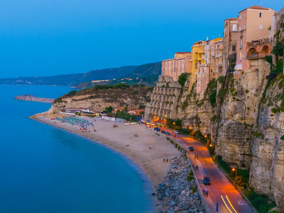 Tropea piace sempre di più: terza a livello nazionale per chi viaggia in coppia e nella top ten dei gruppi