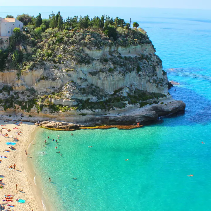 Tropea tra le mete preferite degli italiani: terza per i soggiorni in coppia e nella top ten dei viaggi di gruppo\n