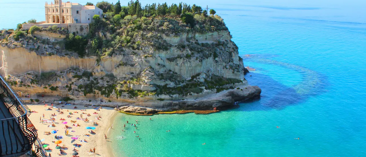 Tropea tra le mete preferite degli italiani: terza per i soggiorni in coppia e nella top ten dei viaggi di gruppo\n