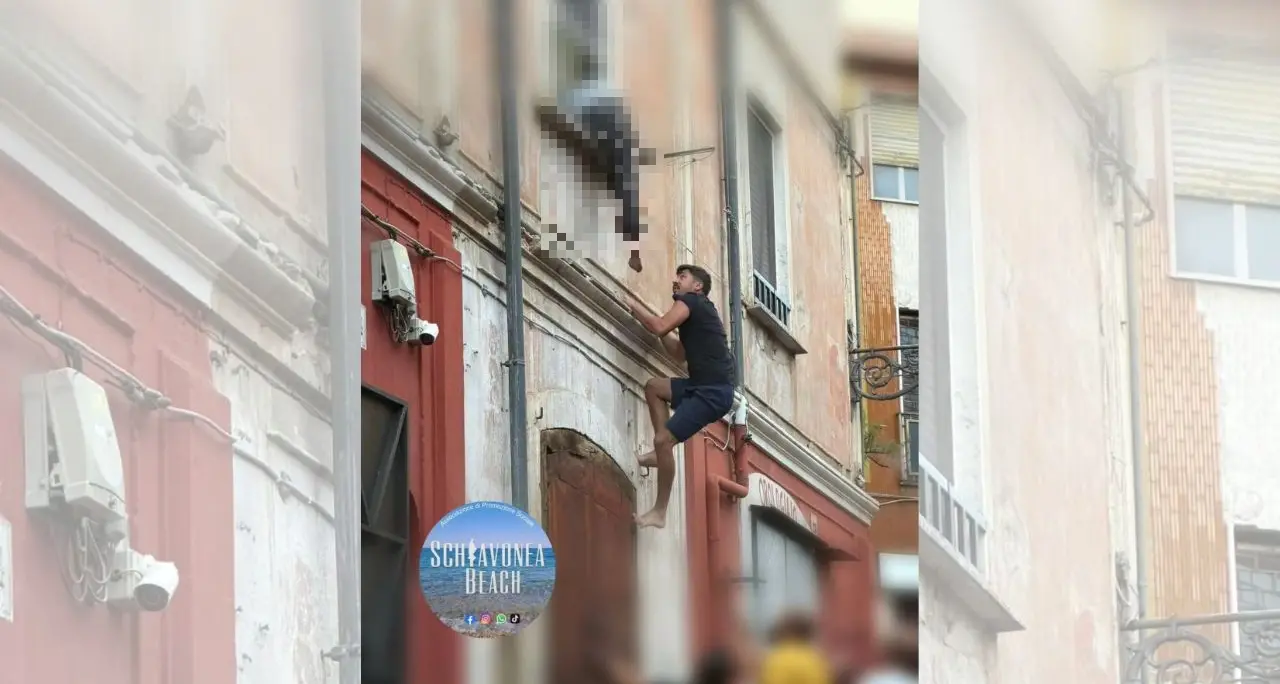 Corigliano, il gesto eroico di un ragazzo che evita la tragedia: donna salvata prima del salto nel vuoto\n