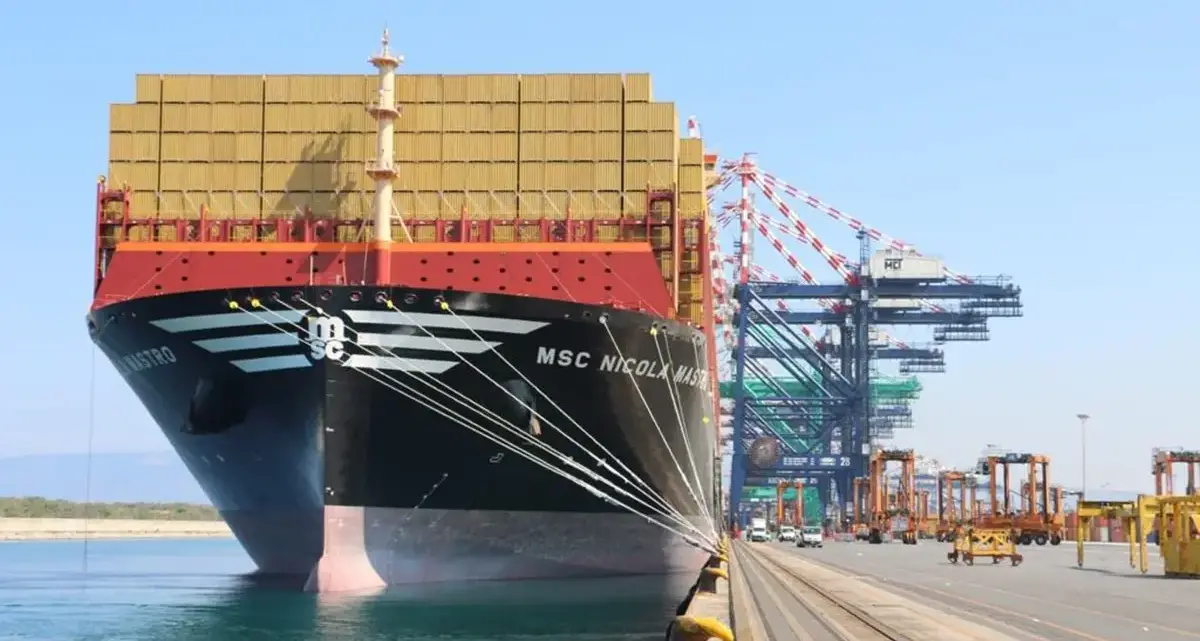 Porto di Gioia Tauro, l’allarme dei sindacati:\u00A0«Servizi di sicurezza antincendio a rischio»\n