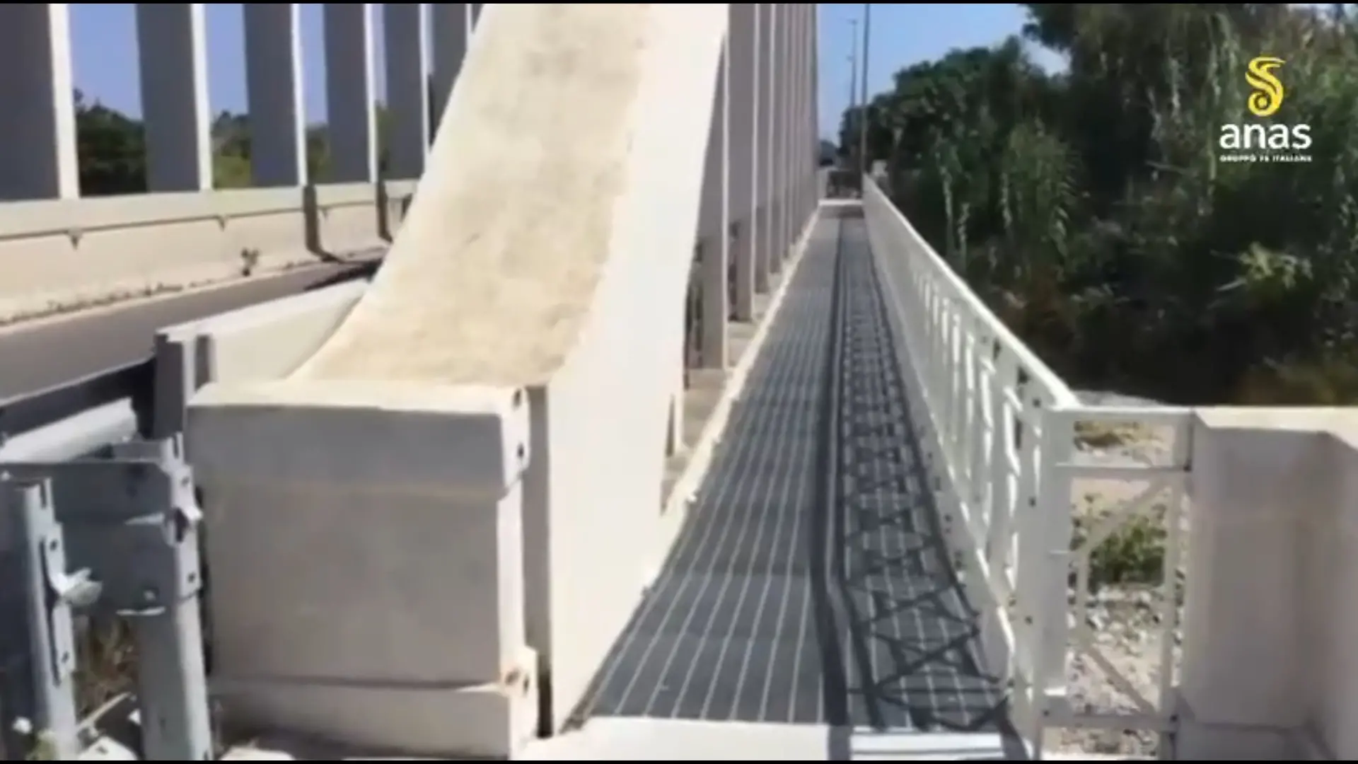 Completata a Badolato la nuova passerella pedonale sul ponte Vodà, Anas:\u00A0«Intervento strategico per aumentare la sicurezza»\n