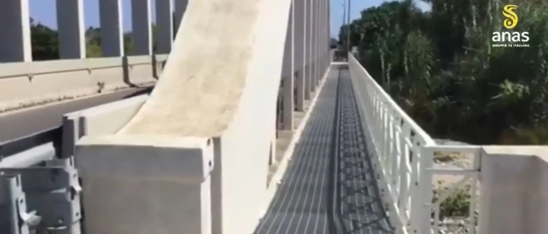 Completata a Badolato la nuova passerella pedonale sul ponte Vodà, Anas:\u00A0«Intervento strategico per aumentare la sicurezza»\n