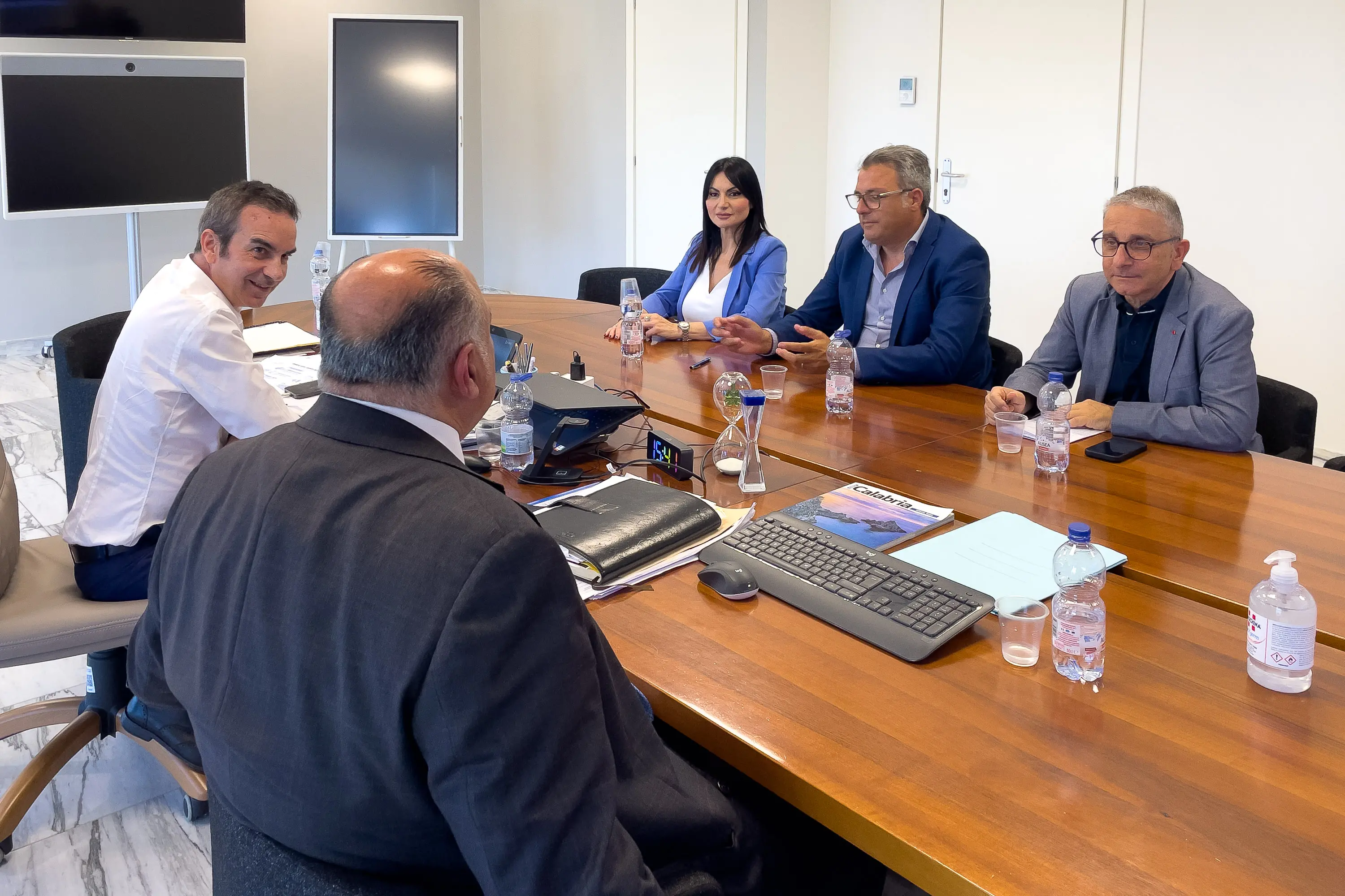 Vertenza Konecta, vertice tra Regione e sindacati:\u00A0«Obiettivo\u00A0garantire stabilità occupazionale a 700 persone»\n