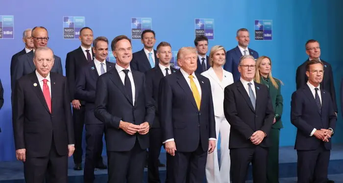 La Nato cambia strategia: più spese militari, sostegno all’Ucraina e deterrenza nucleare. Le conseguenze per l’Italia\n