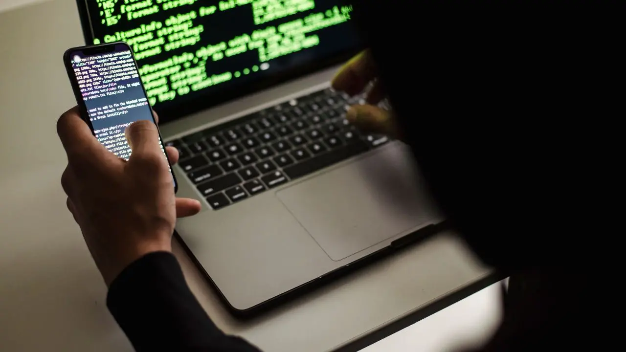 False comunicazioni via e-mail e sms per il rinnovo della tessera sanitaria, il ministero della Salute: «È in corso una maxi-truffa»\n