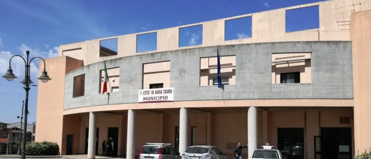Gioia Tauro, acquisiti al patrimonio comunale cinque appartamenti e nove box confiscati alla criminalità organizzata\n