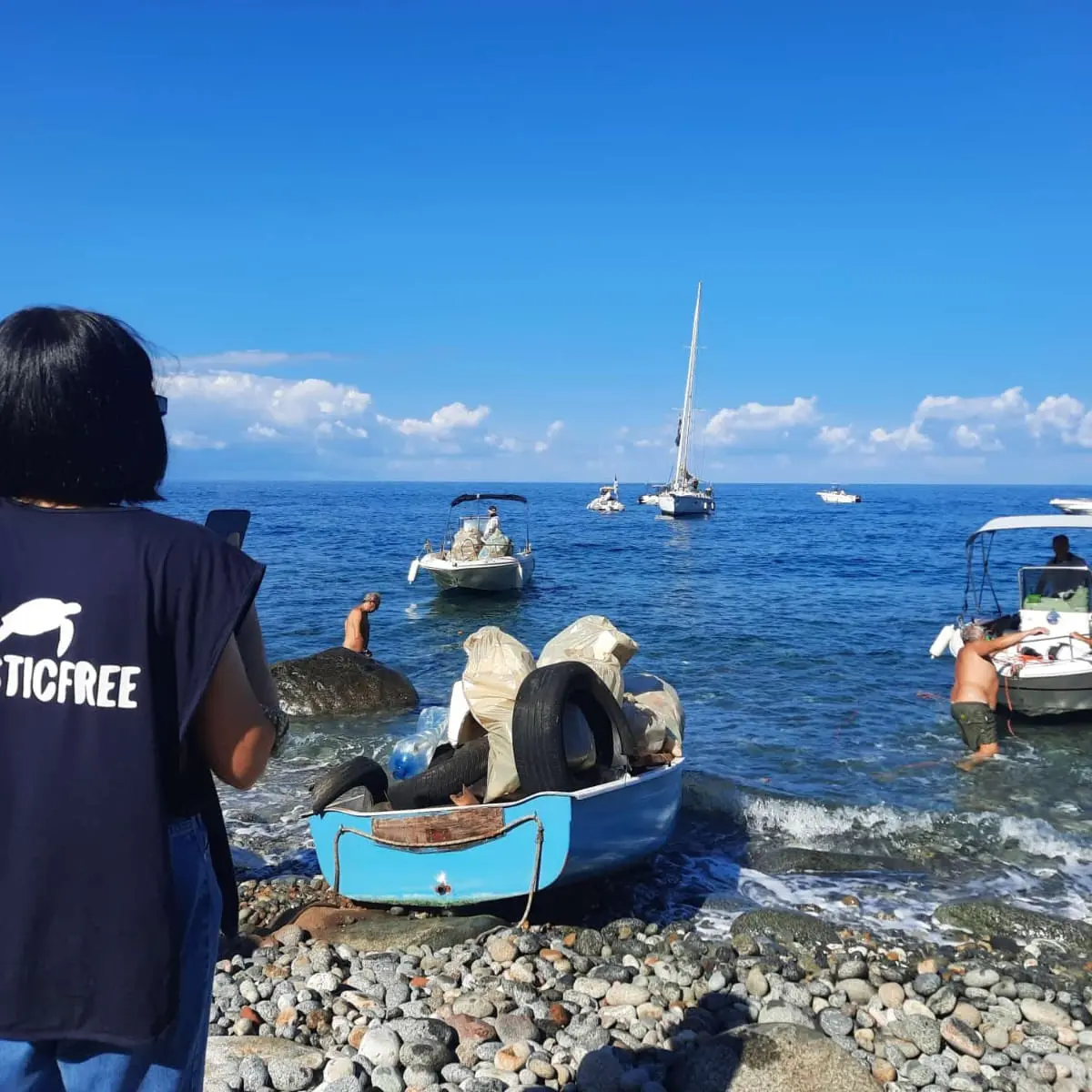 Sabato alla Marinella di Palmi\u00A0volontari in campo per ripulire spiaggia e fondali\n