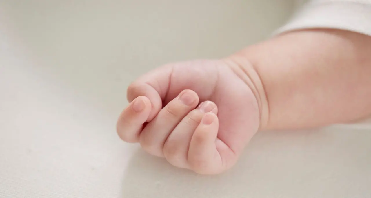 Neonato morto durante il parto a Polistena, per il caso del piccolo Matteo Russo chiesto processo per due ostetriche\n