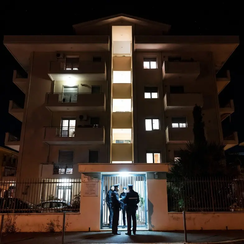 Il marito dice no ad un rapporto sessuale con la moglie e lei chiama i carabinieri