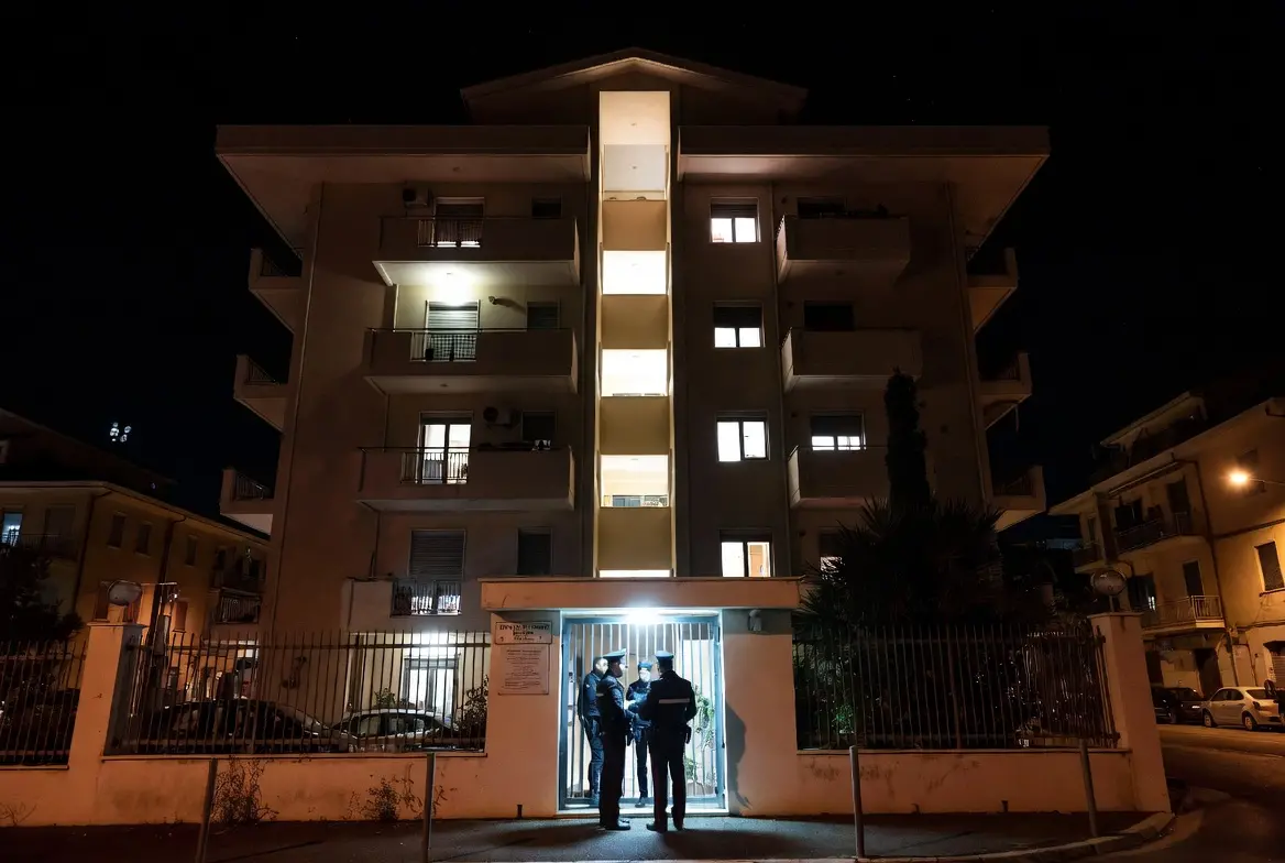 Il marito dice no ad un rapporto sessuale con la moglie e lei chiama i carabinieri