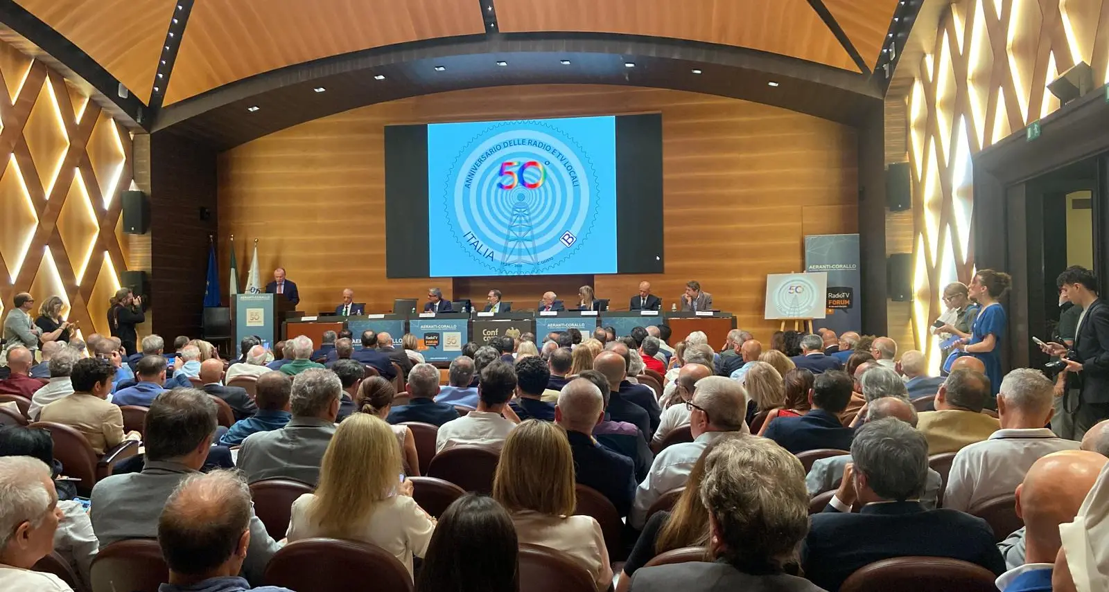 Cinquant'anni di Radio Jobel, Aeranti-Corallo premia la storica emittente dell'Arcidiocesi di Cosenza-Bisignano\n