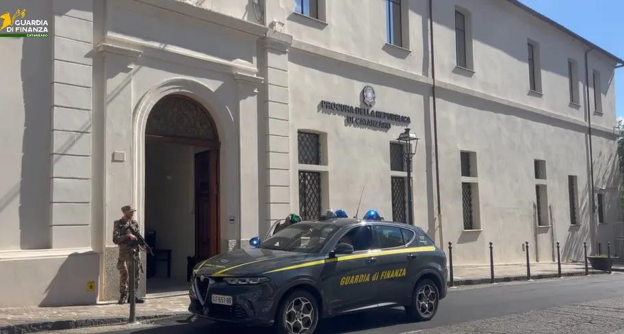 ‘Ndrangheta, confisca da 10 milioni nel Vibonese: nel mirino villaggio turistico,\u00A0compagnie di navigazione e un chiosco-bar di\u00A0Briatico\n