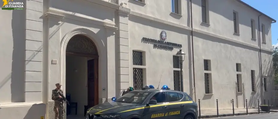 ‘Ndrangheta, confisca da 10 milioni nel Vibonese: nel mirino villaggio turistico,\u00A0compagnie di navigazione e un chiosco-bar di\u00A0Briatico\n