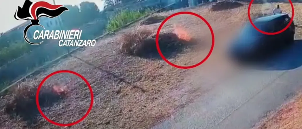 Incendiò sterpaglie a Montauro creando pericolo a camper e auto, denunciato un 49enne -Video\n
