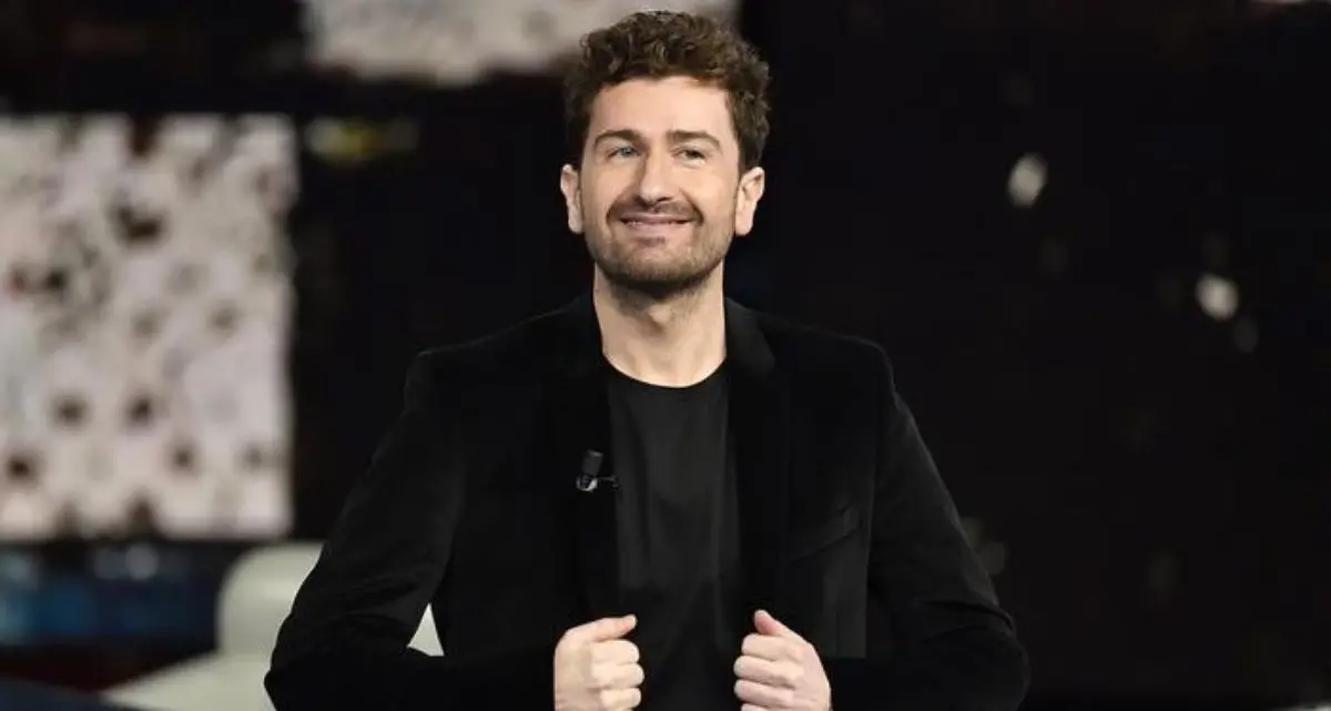Alessandro Siani a Corigliano Rossano, il suo spettacolo “Fake News” al Co.Ro. Summer Fest 2026\n