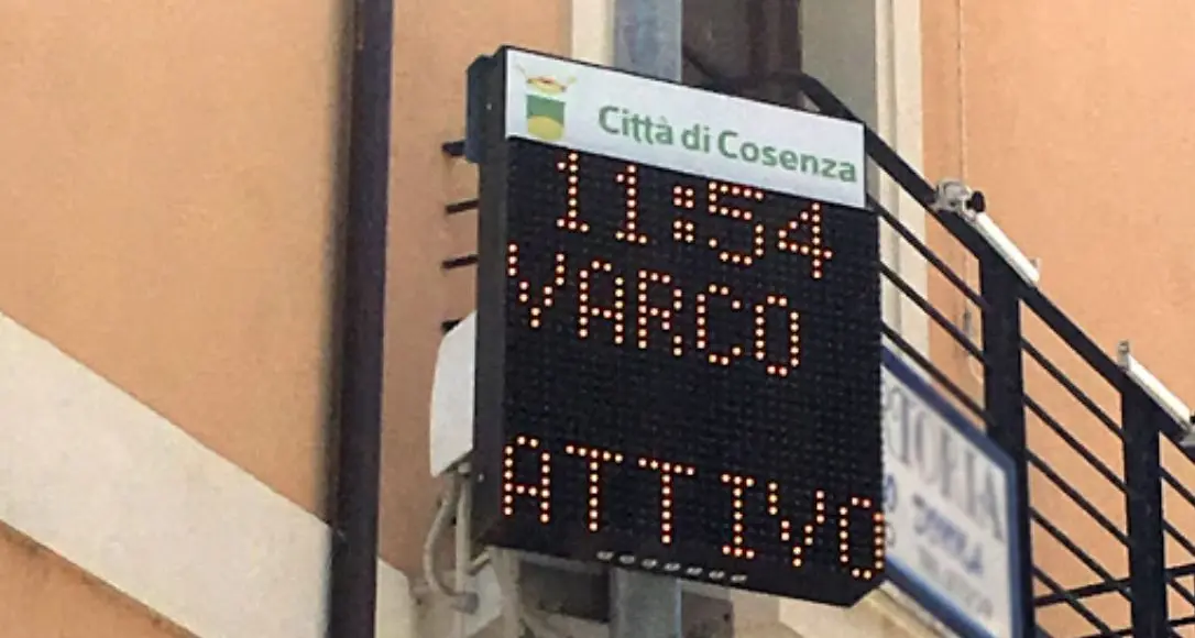 Cosenza, da domani entrano in funzione i varchi elettronici per il controllo automatico degli accessi\n