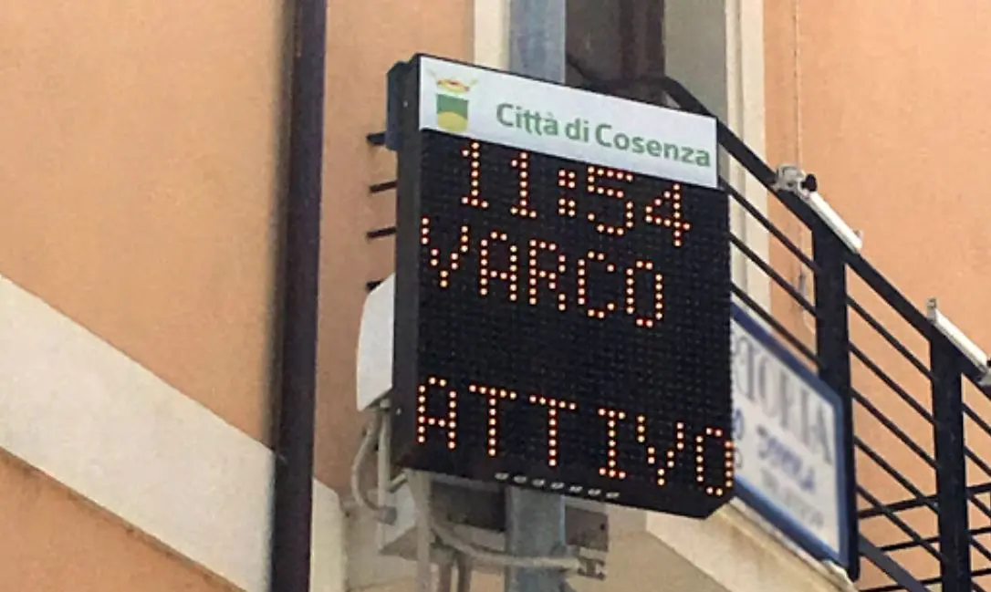 Cosenza, da domani entrano in funzione i varchi elettronici per il controllo automatico degli accessi\n