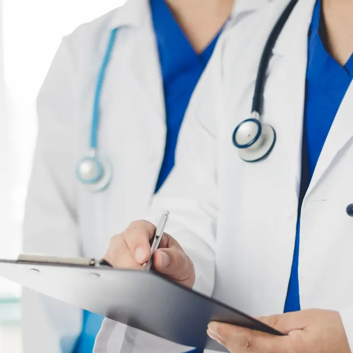Servizio sanitario nazionale in crisi: mancano medici 5700 di famiglia e calano gli iscritti a infermieristica