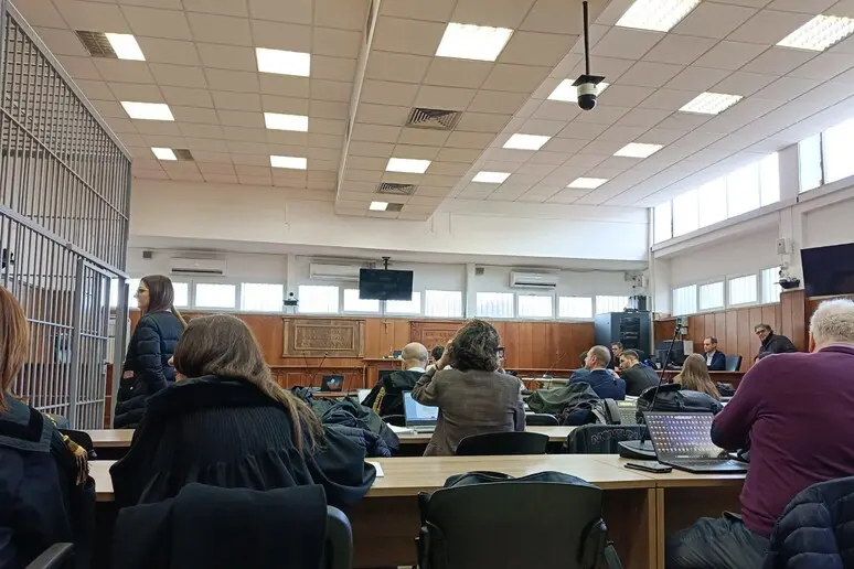 Naufragio di Cutro, Spanò in aula: «Attendevo un contatto dalla Guardia di finanza»\n\n\n