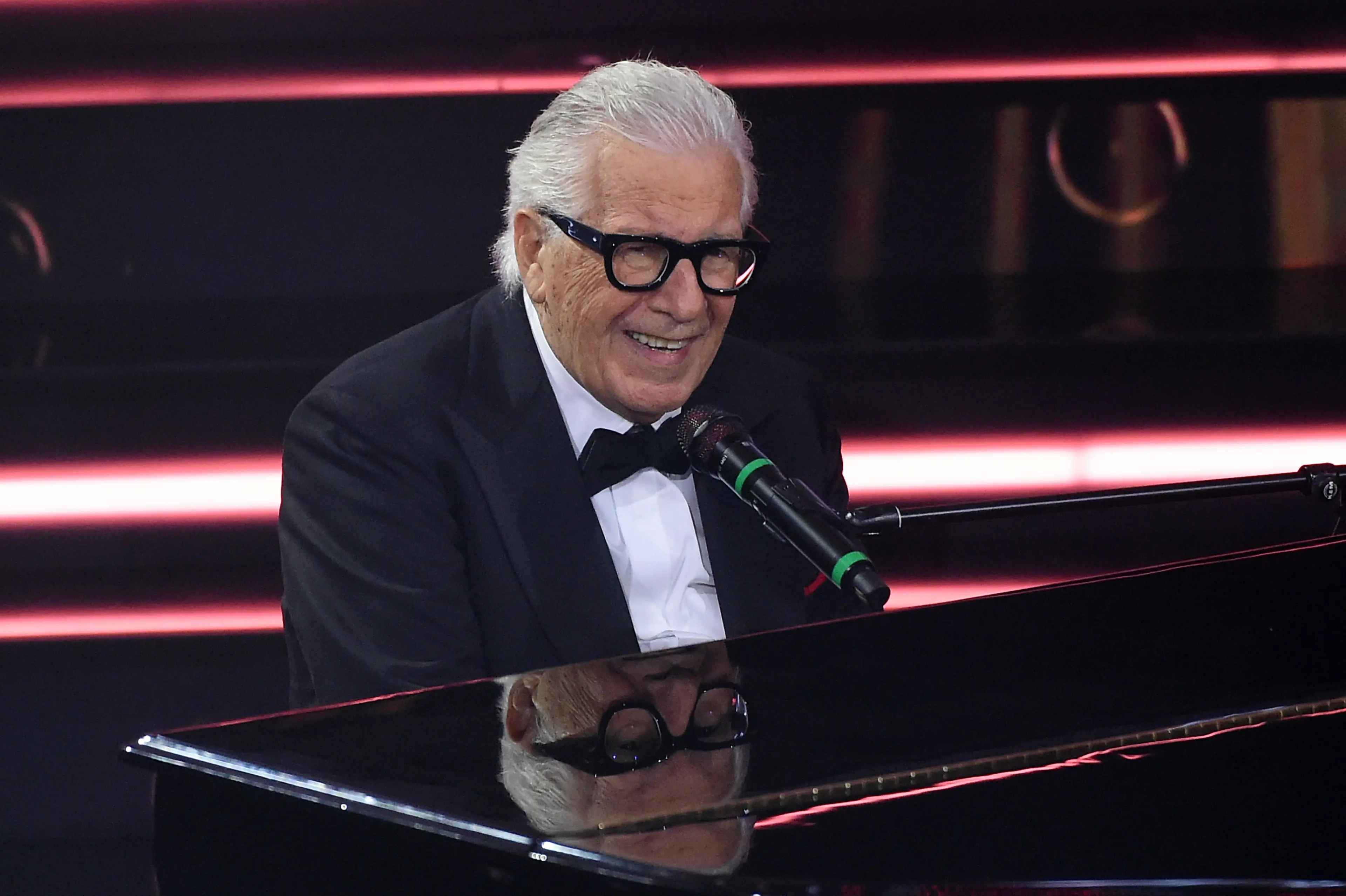È morto Peppino di Capri, addio al cantante di Champagne: aveva 87 anni\n