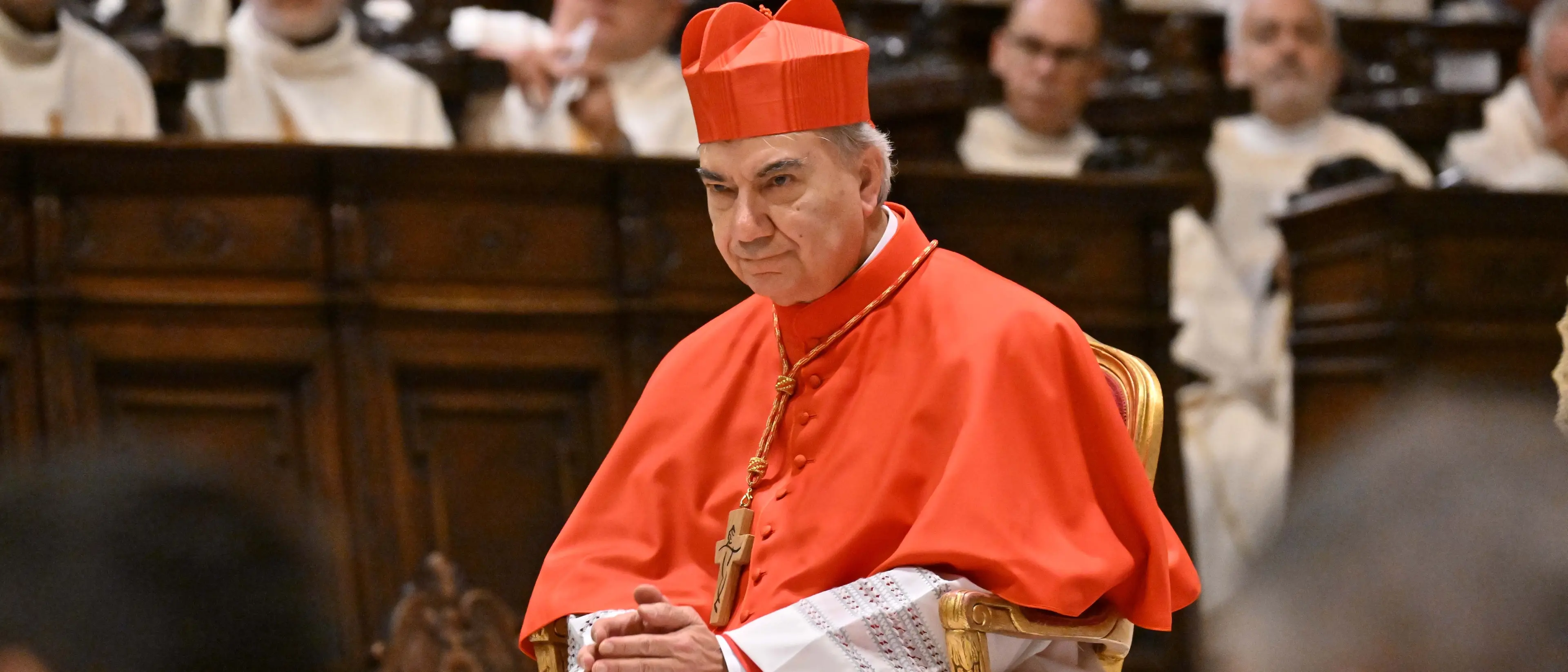 «Il male ha imparato le buone maniere»: il grido del cardinale Battaglia scuote le coscienze\n