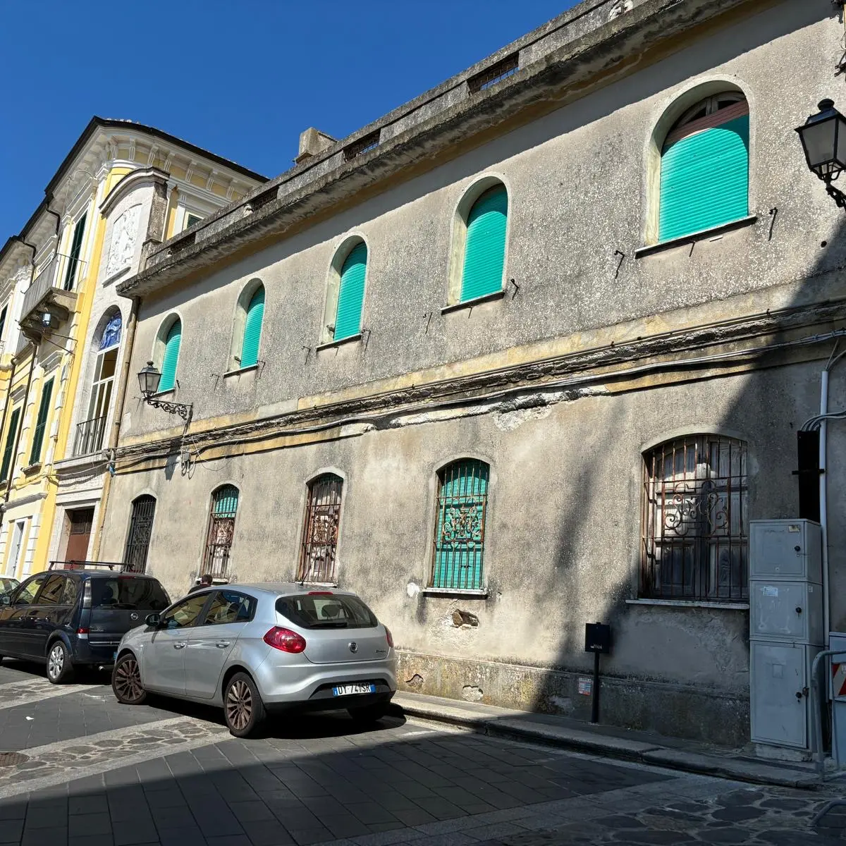 Vibo, debiti tributari per 250mila euro da parte dell’Istituto delle Suore della Carità: il Comune raggiunge un accordo per acquisire l’immobile\n