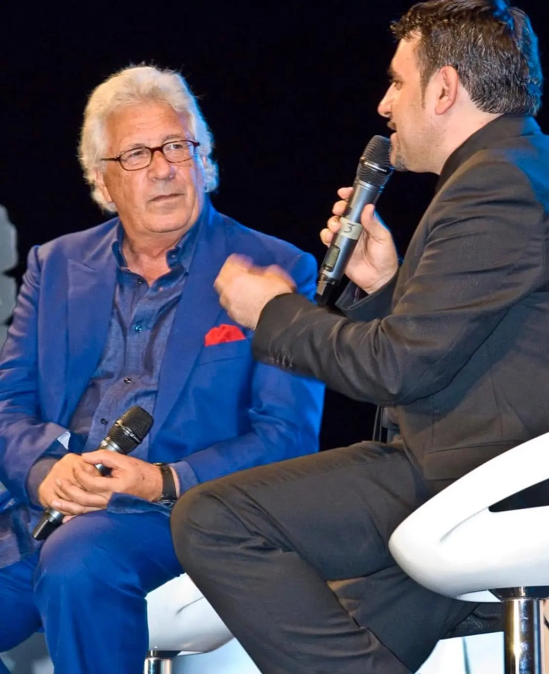 Ciao, Maestro: il ricordo di un artista gentile che ha segnato la canzone italiana\n