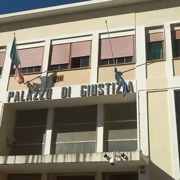 <p>Omicidio D’Aguì a Bovalino, scomparsa la Polaroid ritenuta per anni la prova regina: aperto fascicolo contro ignoti</p>