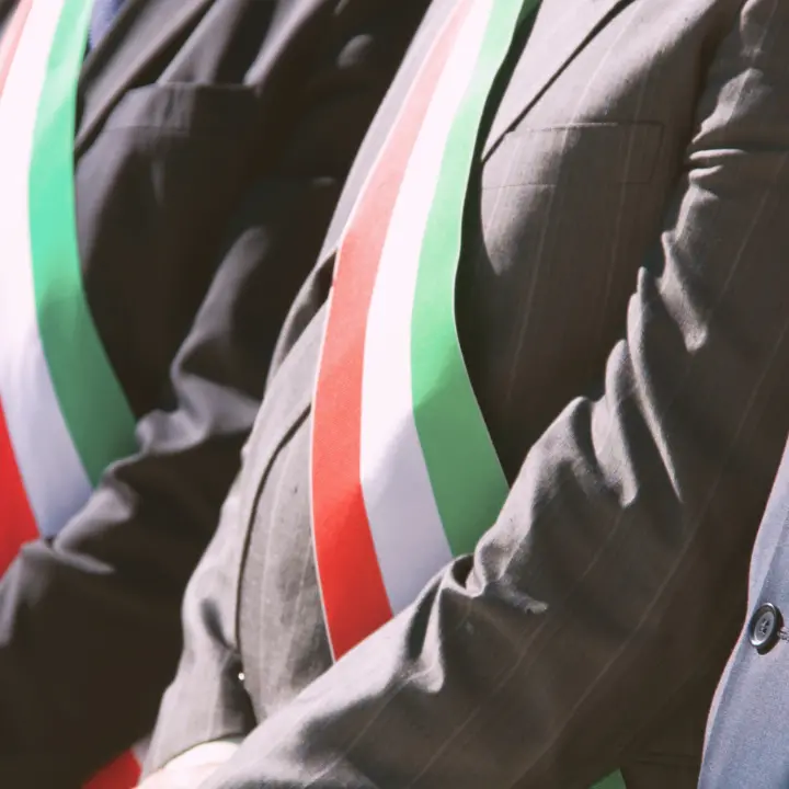 Meno cortei e più responsabilità: la Calabria non ha bisogno di vincitori, ma di buoni amministratori\n