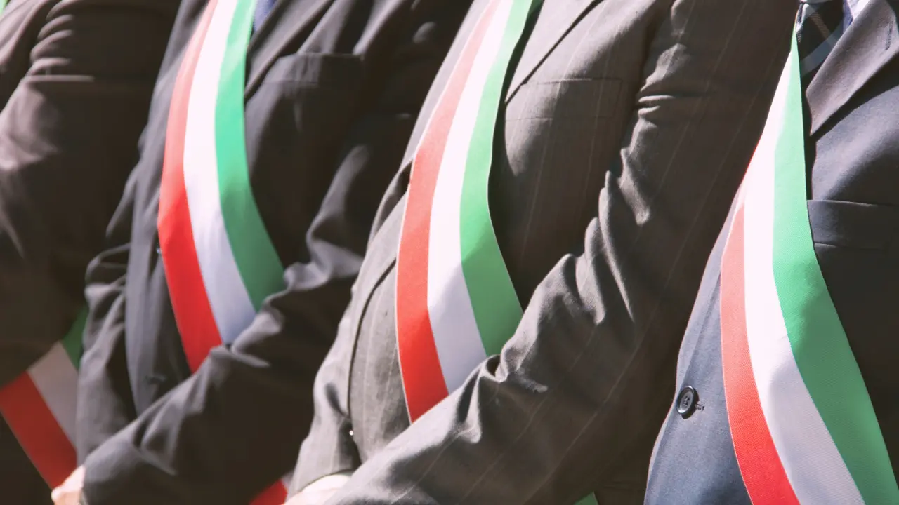 Meno cortei e più responsabilità: la Calabria non ha bisogno di vincitori, ma di buoni amministratori\n