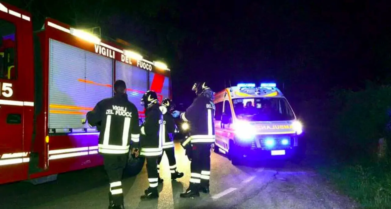 Due incidenti stradali in poche ore sul Tirreno cosentino: cinque giovani feriti, uno operato d'urgenza\n