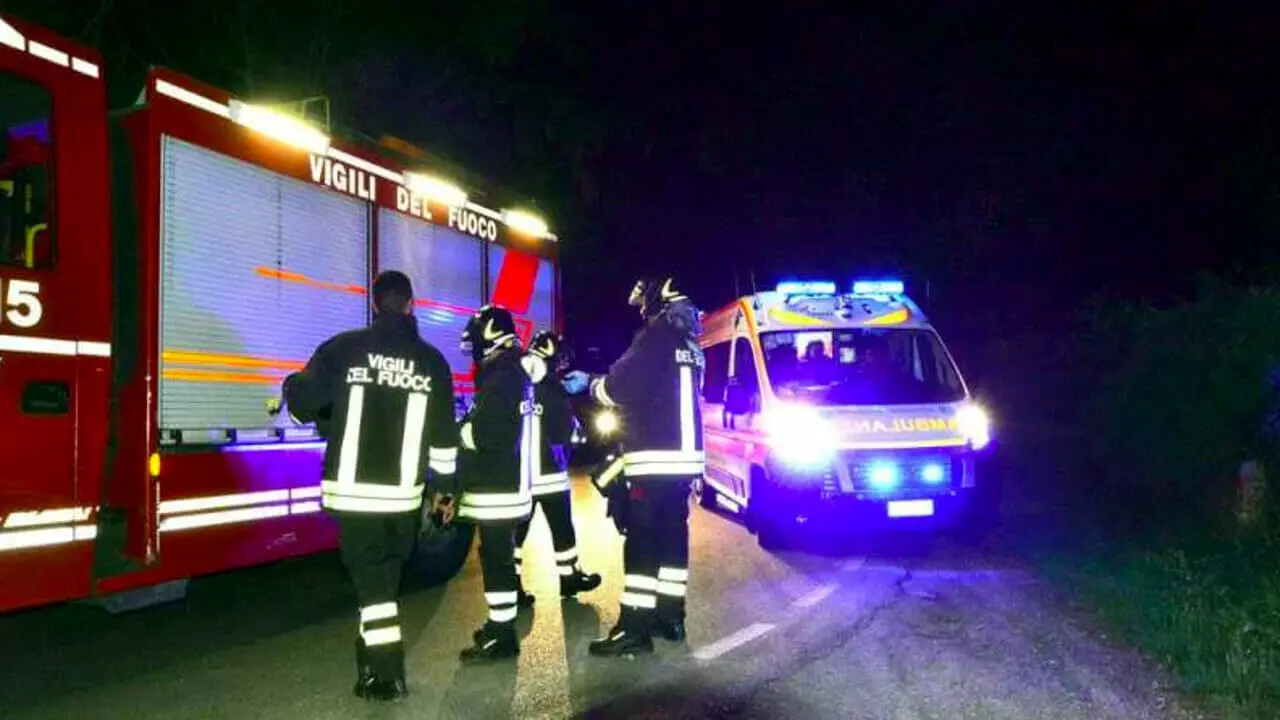 Due incidenti stradali in poche ore sul Tirreno cosentino: cinque giovani feriti, uno operato d'urgenza\n