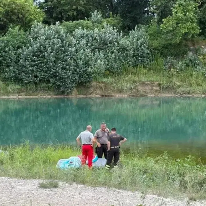 Dramma in Friuli, annega nel Tagliamento per salvare tre bambini\n