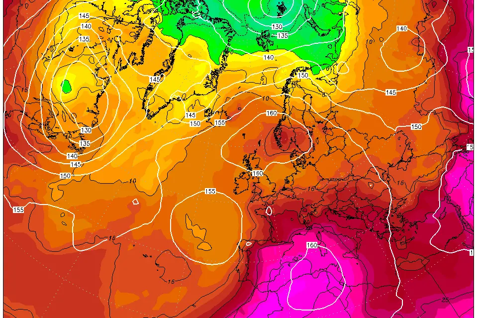 Sta per arrivare l’ondata di caldo estremo in Calabria con picchi di 43 gradi: afa e notti tropicali non daranno tregua\n