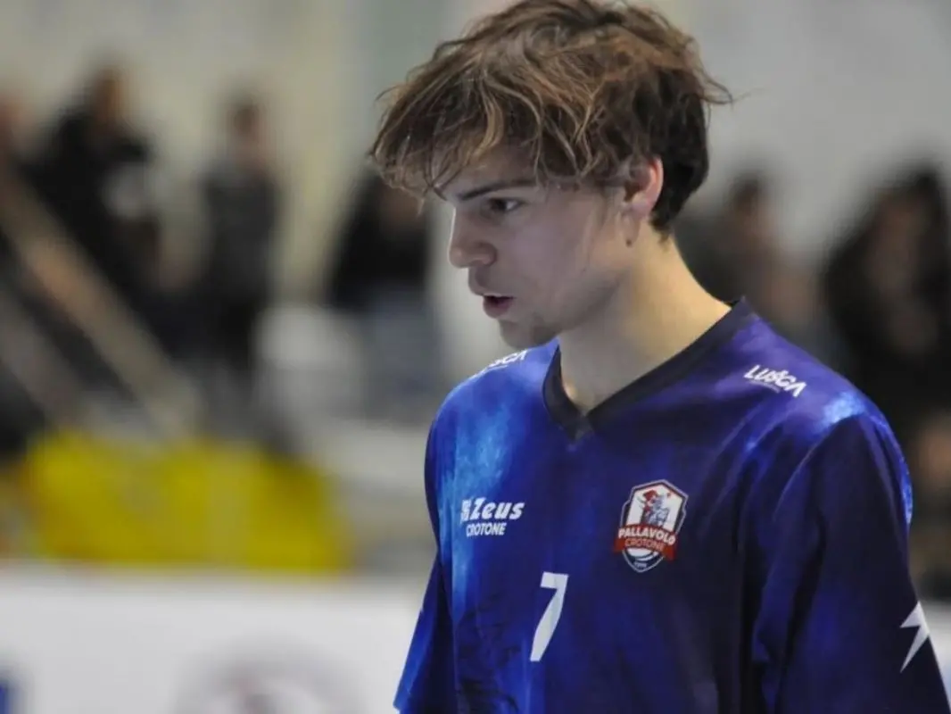 Il \"Triplo Salto\" di Andrea Asteriti: la Domotek Volley punta sul giovane talento crotonese per sognare in grande