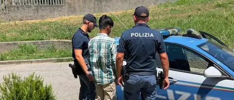 Immigrato irregolare trattenuto nel\u00A0centro per rimpatri, infondata la domanda di protezione: per la questura alto il rischio fuga\u00A0\n