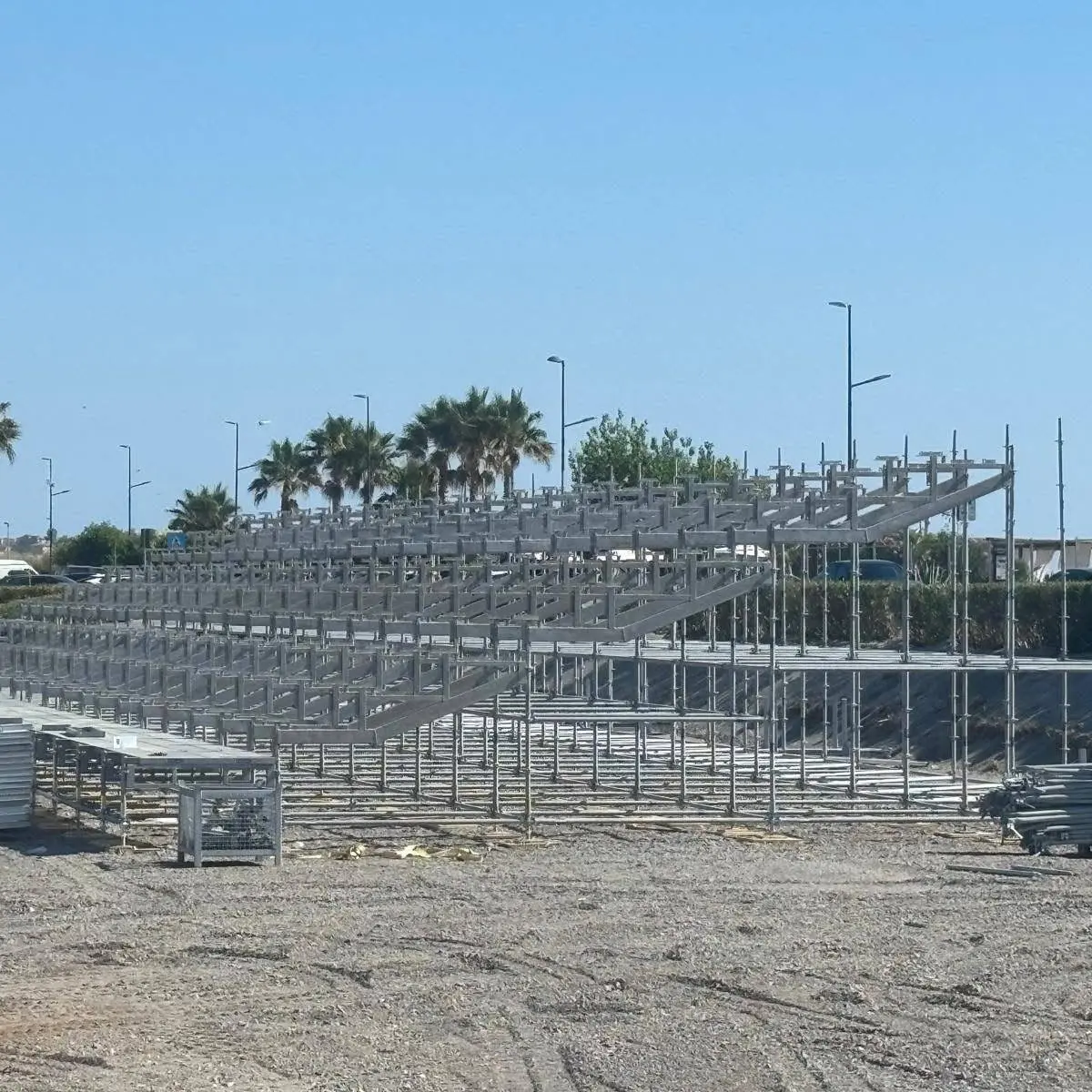 Arena dei Cedri, prosegue l'allestimento del mega palco: il 3 agosto si alza il sipario con Giorgia\n