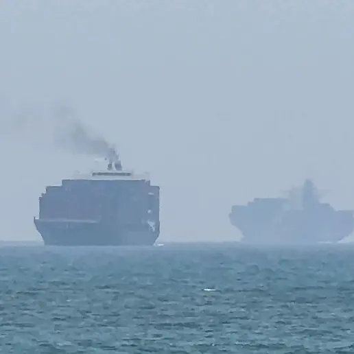 Escalation tra Usa e Iran, si ferma il traffico nello Stretto di Hormuz: vola il prezzo del petrolio\n