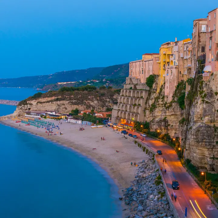 Tropea sul podio delle mete preferite dagli stranieri per acquistare casa: è terza in Italia\n