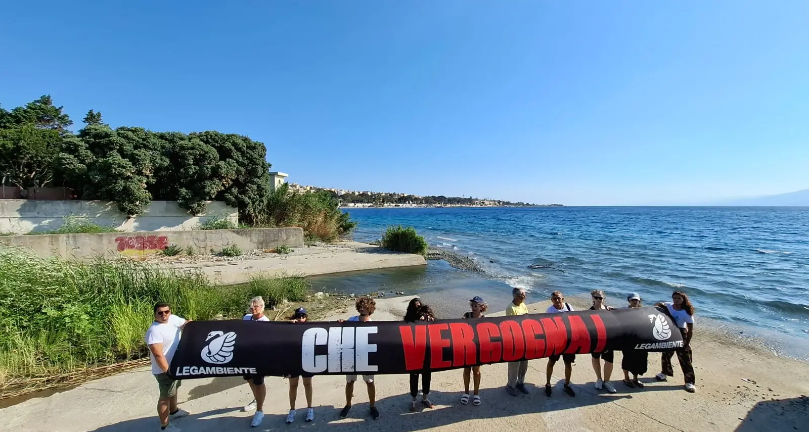 Mare e foci dei fiumi, Goletta Verde boccia la Calabria: 14 punti “fortemente inquinati”. Ecco l’elenco\n