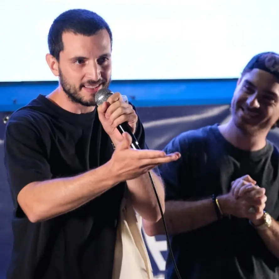 Si chiudono tra applausi ed emozioni le serate catanzaresi di “Schermi”: piazze piene e grande partecipazione\n