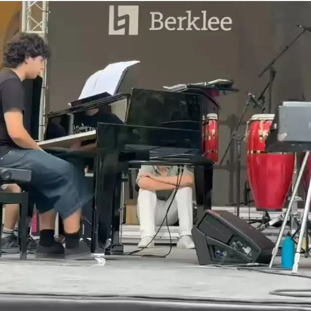 Da Cosenza a Boston, il talento di Lorenzo Labate conquista la Berklee College of Music\n