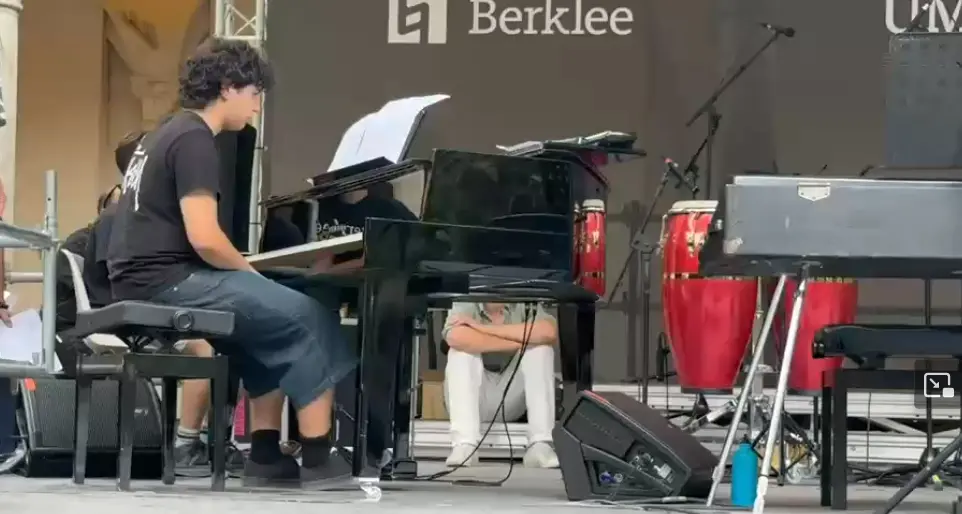 Da Cosenza a Boston, il talento di Lorenzo Labate conquista la Berklee College of Music\n