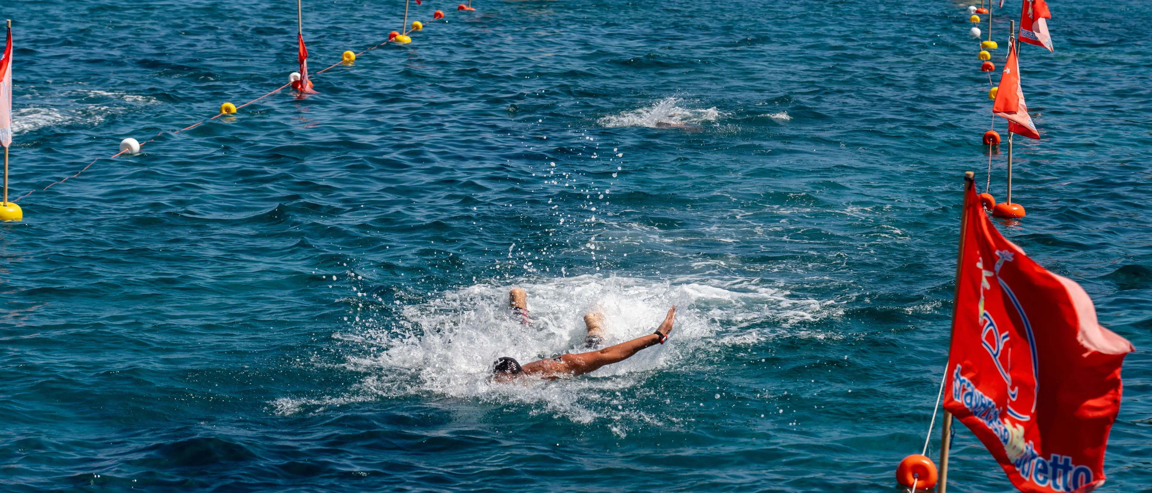 Traversata dello Stretto, ufficiale la start list: ottanta nuotatori pronti alla sfida del 2 agosto\n
