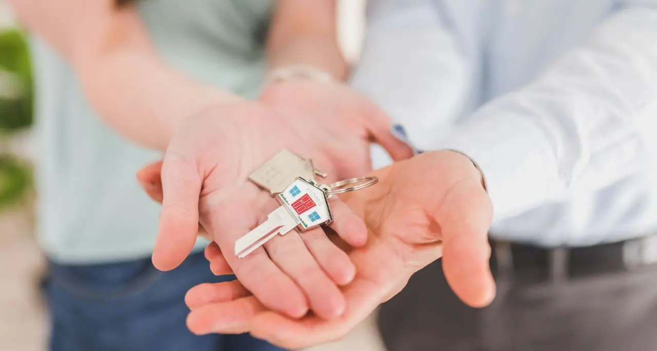 Casa, il mercato accelera: compravendite in crescita del 4,4% ma\u00A0affitti sempre più cari e offerta insufficiente\n