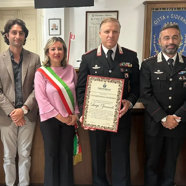 Il luogotenente c.s. dei carabinieri Luigi Zeccardo è cittadino onorario\u00A0di Siderno\n